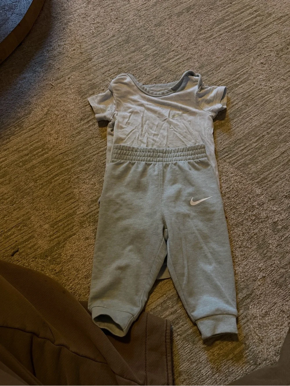BABY NIKE SET - Picture 5 of 9